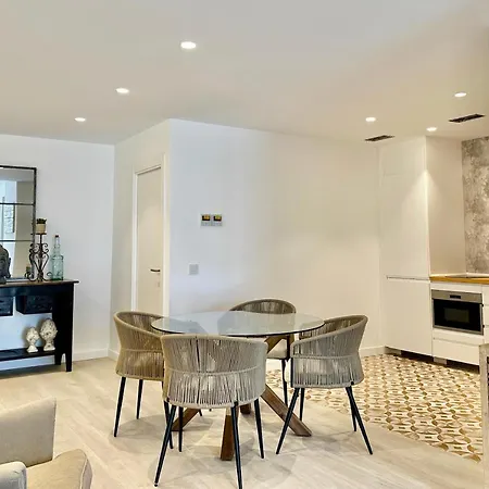 Апарт-отель Loft 18 Beachfront Center Марбелья