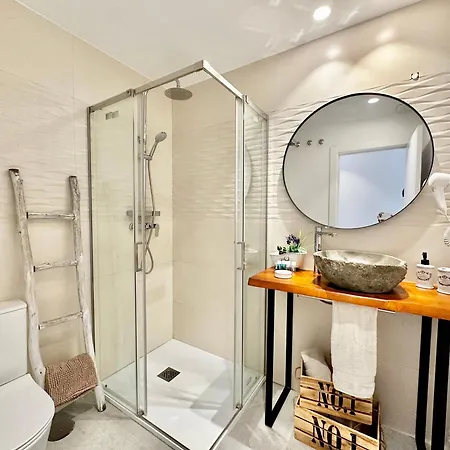 Loft 18 Beachfront Center 4*