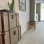 Loft 18 Beachfront Center Lägenhetshotell
