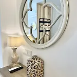Lägenhetshotell Loft 18 Beachfront Center