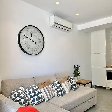 Loft 18 Beachfront Center