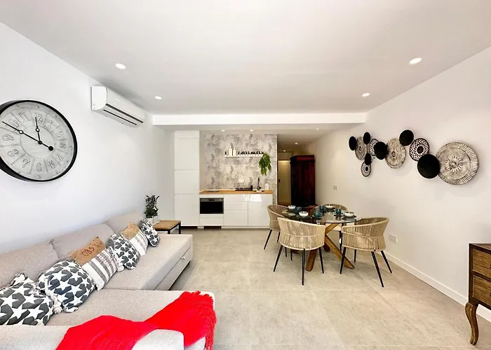 Loft 18 Beachfront Center 3* 马尔韦利亚