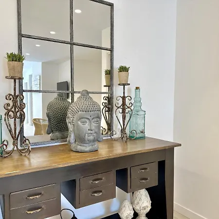 Loft 18 Beachfront Center 아파트호텔