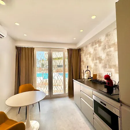 Loft 18 Beachfront Center 3* Marbella