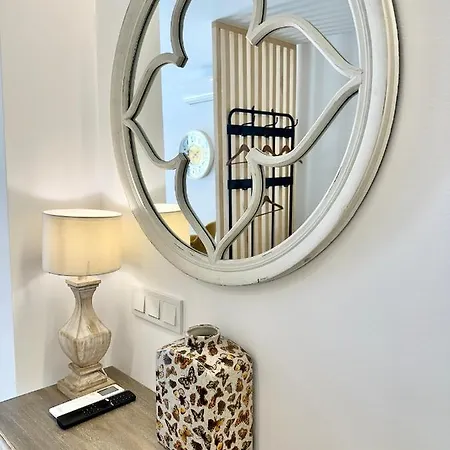 Апарт-готель Loft 18 Beachfront Center