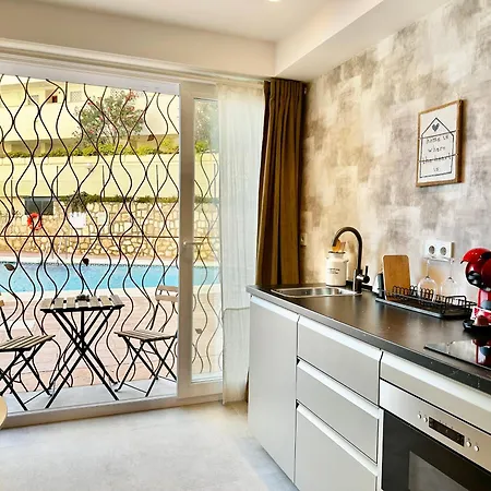 Loft 18 Beachfront Center 3* Marbella