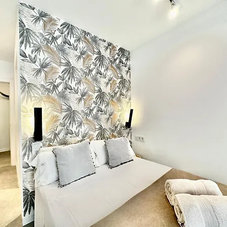 Loft 18 Beachfront Center