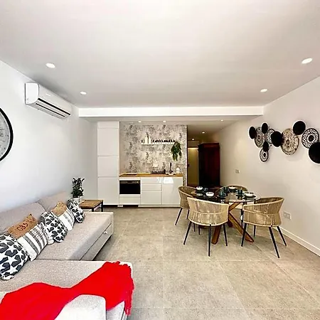 Aparthotel Loft 18 Beachfront Center 3*