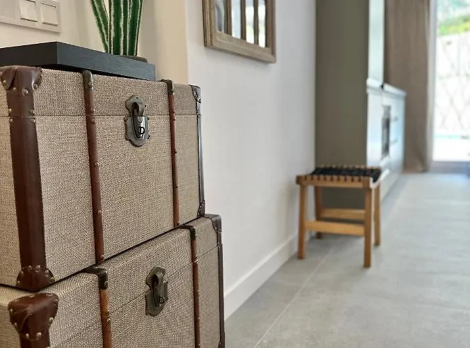 Loft 18 Beachfront Center Aparthotel