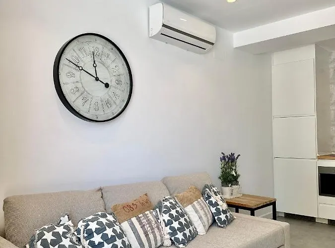 Loft 18 Beachfront Center