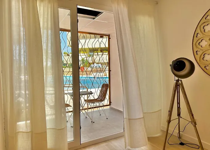 Loft 18 Beachfront Center Apartahotel