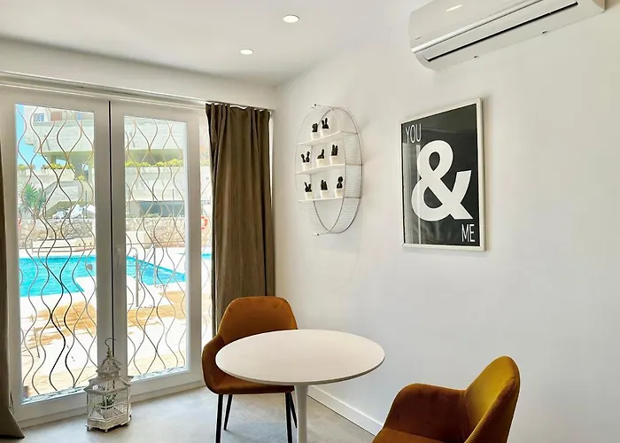 Loft 18 Beachfront Center 3*