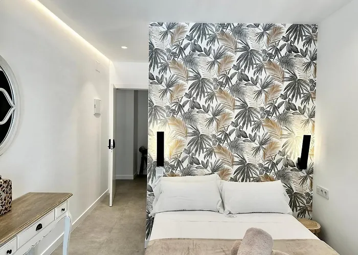 Loft 18 Beachfront Center