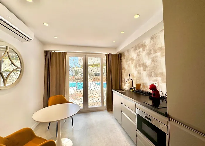 Loft 18 Beachfront Center 3* Marbella