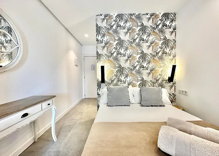 Loft 18 Beachfront Center Apartahotel Marbella