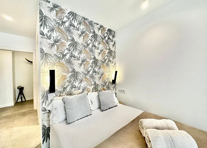 Loft 18 Beachfront Center