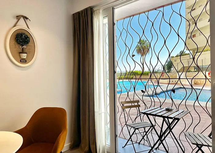 Apartahotel Loft 18 Beachfront Center Marbella