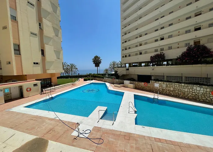 Loft 18 Beachfront Center