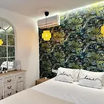 Loft 18 Beachfront Center