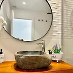 Loft 18 Beachfront Center