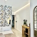 מלון דירות Loft 18 Beachfront Center