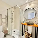 Loft 18 Beachfront Center 3*