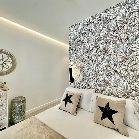 Loft 18 Beachfront Center 公寓式酒店 *