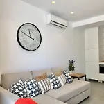 Loft 18 Beachfront Center