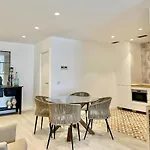 Ξενοδοχείο με διαμερίσματα Loft 18 Beachfront Center Μαρμπέλλα